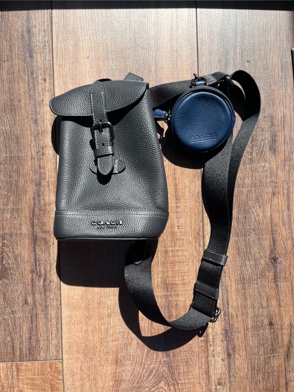Coach Navy Pebble Leather Navy Crossbody Sling Bag with Clip on Circle Pouch! - Picture 13 of 16